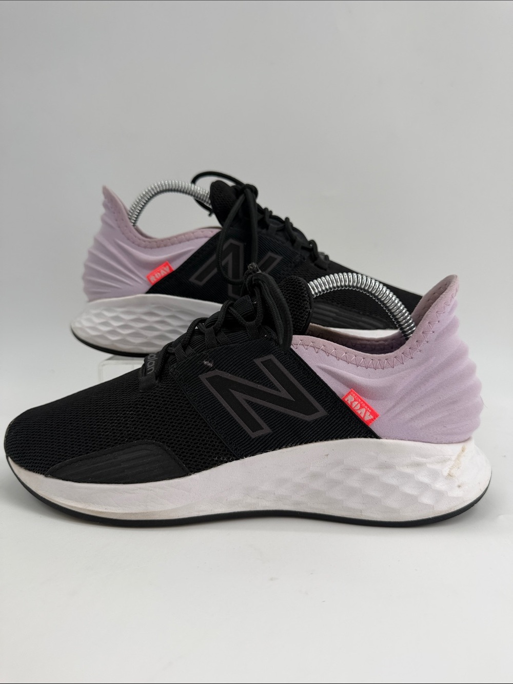 New Balance Women's Size 8.5 Fresh Foam ROAV Black/Violet